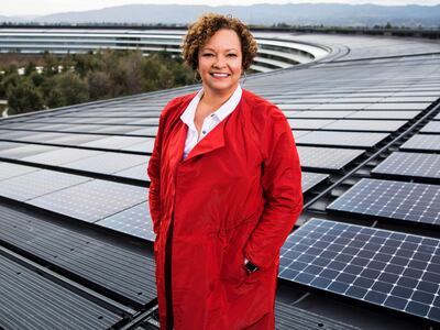 Lisa Jackson, vicepresidenta para el Medioambiente y las Iniciativas Políticas y Sociales de Apple, mientras posa en la sede de la empresa en Cupertino en el sur del área de la bahía de San Francisco, California.