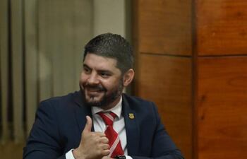 Óscar “Nenecho” Rodríguez (ANR, cartista), intendente que realizó llamativas compras en plena campaña.