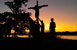 La pasión de Cristo será presentada en forma de teatro en la avenida Costanera de Villa Florida, el viernes santo, a las 20:00.