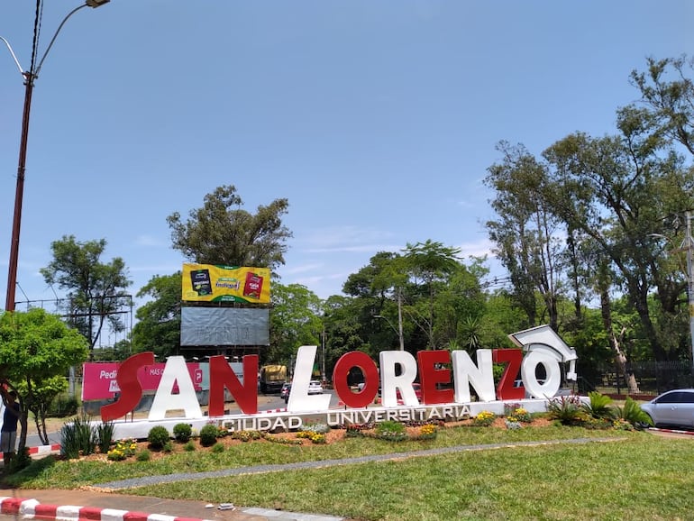 La Municipalidad recientemente inauguró las letras corpóreas que están instaladas en el acceso de la ciudad. La obra generó un gasto de G. 164 millones a la comuna.