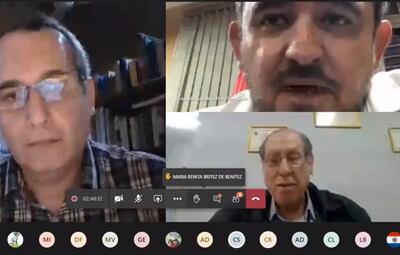 El ministro Eduardo Petta (derecha, arriba) durante el aty guasu online del lunes, junto con el director de Asuntos Gremiales del MEC, Humberto Ayala, y Pablo Garozzo, representante docente.