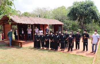 El recorrido por la comunidad invita a conocer la cultura y los valores ancestrales.