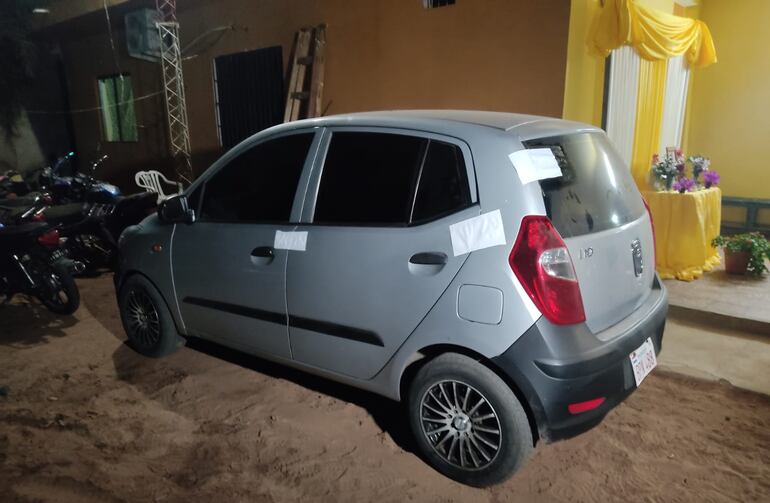 Automóvil incautado por los agentes.