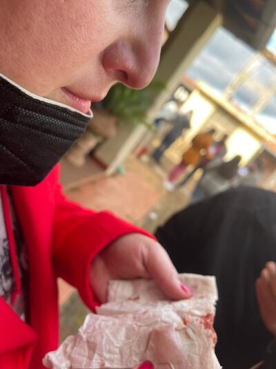 La Apoderada de la ANR agredida frente al local de votación