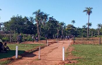 Intervienen competencia a pie en Carapeguá.