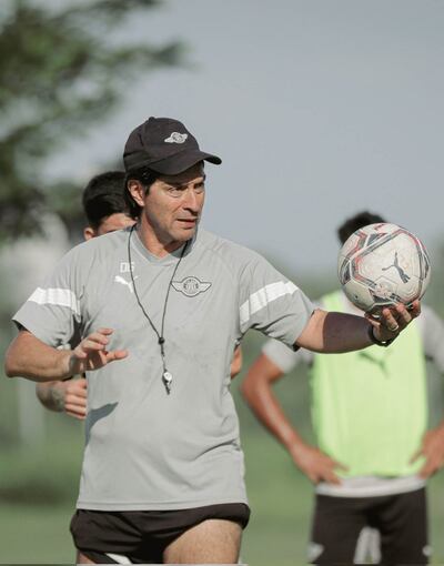El entrenador argentino Daniel Garnero registra 100 partidos en Liga frente a Libertad.