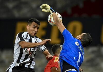 Intervención ofensiva de Junior Alonso durante el partido el miércoles.