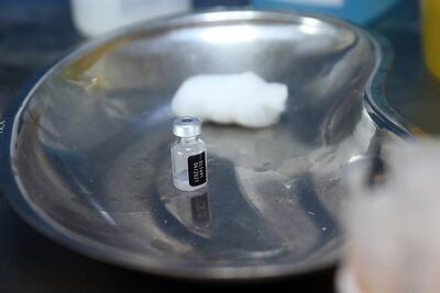 La vacuna obligatoria de sanitarios en Grecia hace proliferar el fraude.