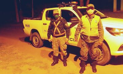 Los agentes policiales auxiliaron a la víctima hasta el Hospital del IPS de Santaní por la herida de proyectil que sufrió.