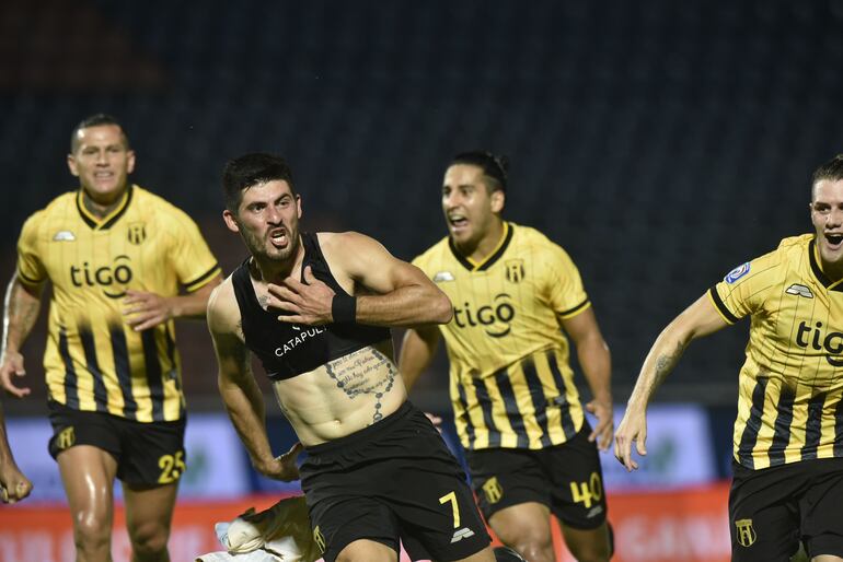 Fernando Romero 27-12-2020 deportesSemifinal del Torneo Clausura Guaireña vs Guarani en el Estadio General Pablo Rojas