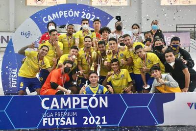 Sport Colonial conquistó su primera Liga Premium, derribando al eterno monarca Cerro Porteño. Ayer ganó 5 a 4 y gritó campeón.