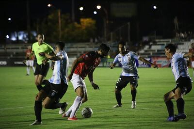 Libertad derrotó a Guaireña y sigue en la punta