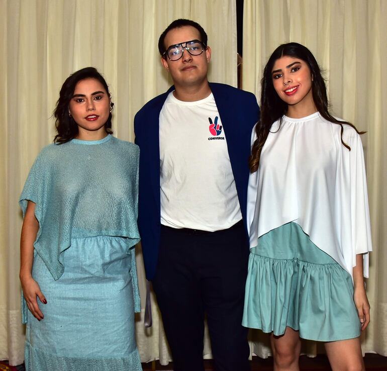 Emilia Escudero, Frank González y Anahí Taboada.