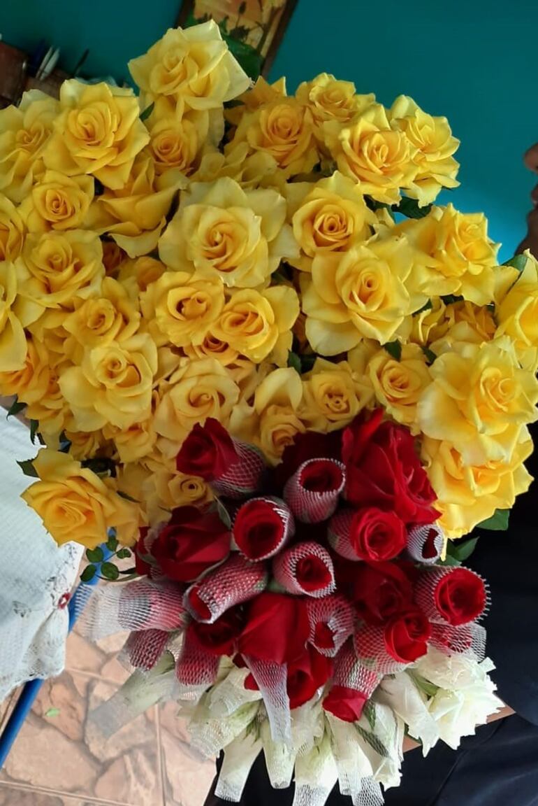 Las rosas de varas largas son muy difíciles de producir por nuestra temperatura excesiva,