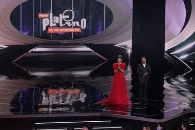 Juana Acosta y Luis Gerardo Méndez oficiaron de presentadores en esta edición de los Premios Platino.