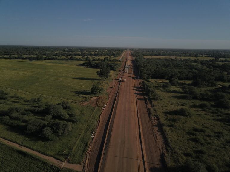 En otros tramos solo avanzan las tareas de terraplenado. 