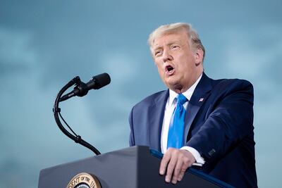 El presidente de EE.UU., Donald Trump, fue diagnosticado con covid-19 hace una semana, y estuvo menos de 3 días de reposo.