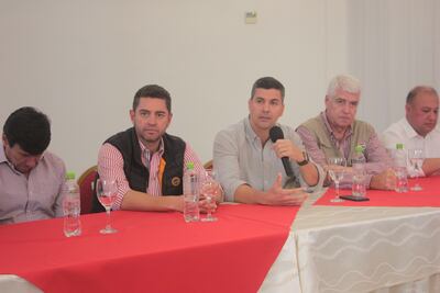 Conferencia de prensa en Encarnación de Santiago Peña.