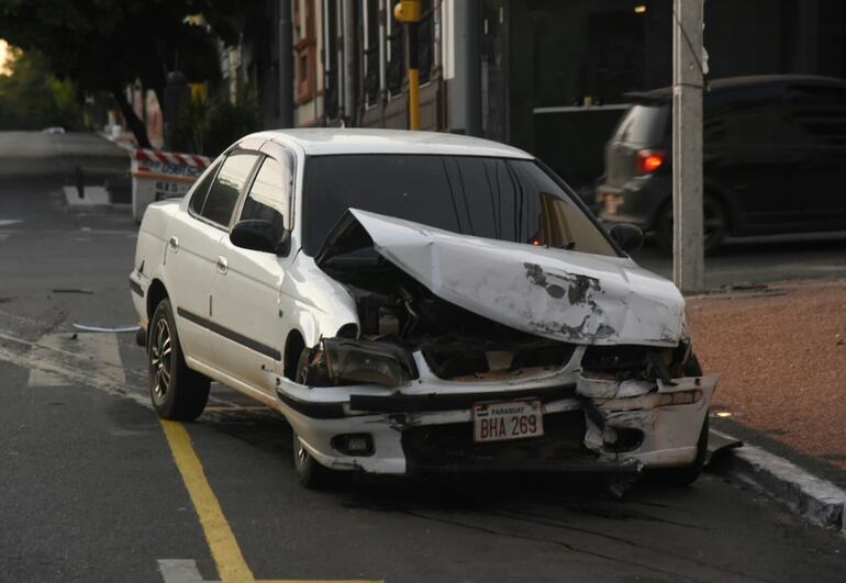 Uno de los automóviles involucrados en el accidente