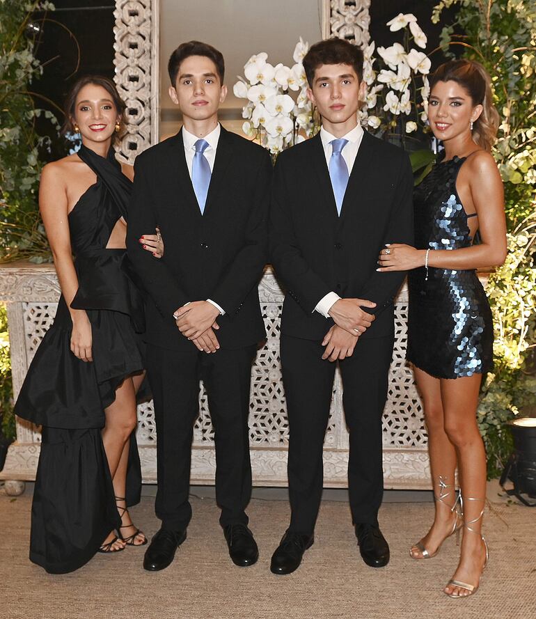  Julieta, Sebastián, Agustín y Constanza Alen.
