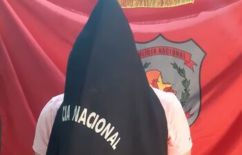 Erwin Rolando Carneiro Gómez, se dio por detenido en el Comisaría Séptima del barrio Jardín Aurora.