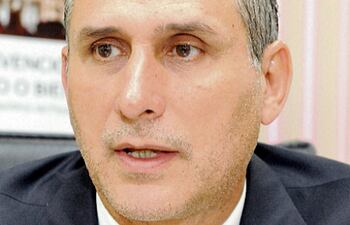 Óscar Atilio Boidanich Ferreira, extitular antilavado durante el gobierno de Cartes, otro de los beneficiados.