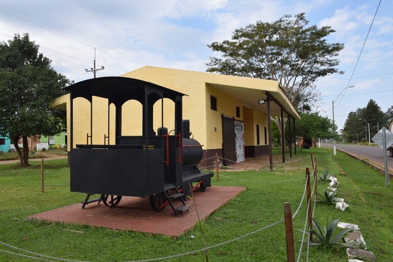 La exestación de tren de Yegros, hoy día conservado mediante aporte de Fondec y la ayuda municipal.