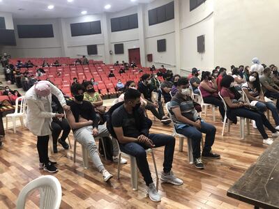 La jornada de vacunación este lunes en la Escuela de Artes y Oficios de Ciudad del Este.