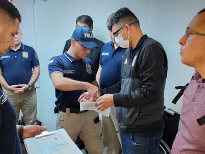 Armando César Zacarías (37), fue deportado de Estados Unidos por tener una orden de detención tras estar implicado en el incendio de la Municipalidad de Encarnación en 2018.