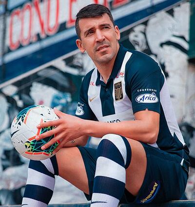 Édgar "Pájaro" Benítez en su nuevo club, el peruano Alianza Lima.