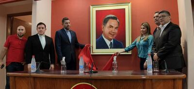 Pedro Alliana (c) presidió el acto de homenaje a Luis María Argaña (foto gentileza).