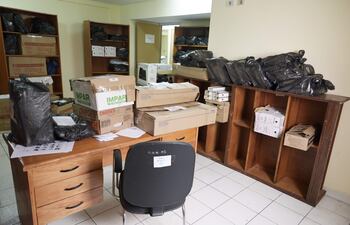 Documentos embolsados. Ayer, funcionarios de la dirección de Objeción de Conciencia se preparaban para mudarse, pero nadie pudo decir a dónde iban.