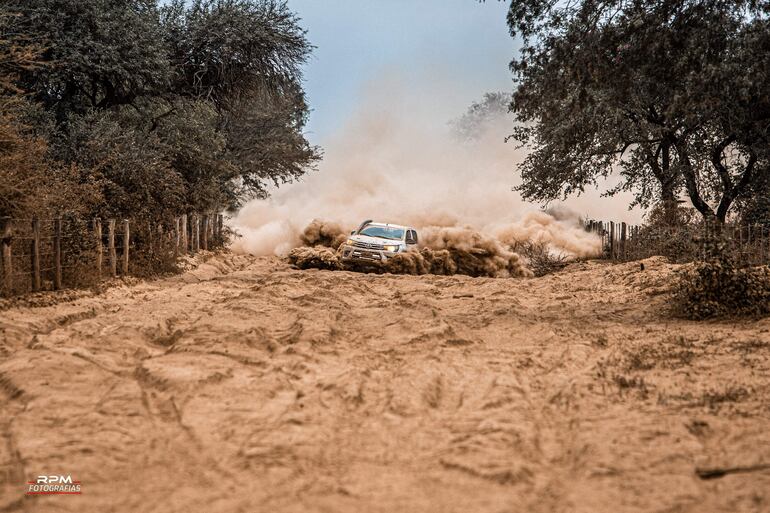 Siguen las recorridas a los tramos de la carrera, que cada vez se están complicando más (foto RPM).