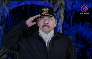 presidente de Nicaragua Daniel Ortega durante el acto del 43 aniversario del Ejército de Nicaragua. El Gobierno de Nicaragua está eliminando toda forma de organización civil en el país, en particular las que tienen que ver con la Iglesia Católica, según un informe presentado hoy por la Alta Comisaría de Derechos Humanos de la ONU, que muestra que la crisis se profundiza más y más.