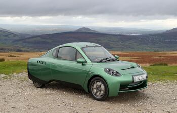 Un auto a hidrógeno Rasa, producido por Riversimple