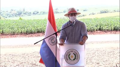 Abdo, este martes, durante la habilitación de 56 kilómetros del tramo Tava’i (Caazapá) y Tomás Romero Pereira (Itapúa).