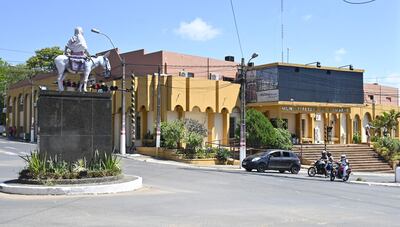 Los fondos que recibe la Municipalidad de Lambare son insuficientes ante las necesidades que hay en las escuelas, afirman.