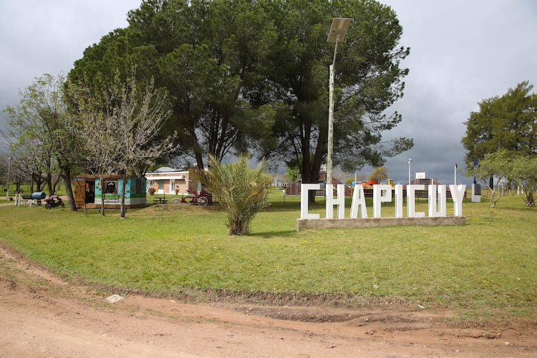 Letrero que da la bienvenida al pueblo de Chapicuy.