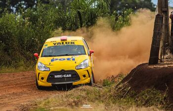 Diego Yaluk y Ramiro Ayala, con el Citroen DS3 R3T Max, lograron el mejor tiempo ayer en el shake down entre los F2 (Foto gentileza RPM).
