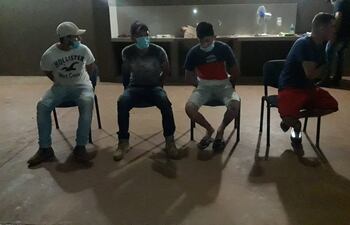 Cuatro detenidos “negociando” drogas en estacionamiento de shopping de Pedro Juan