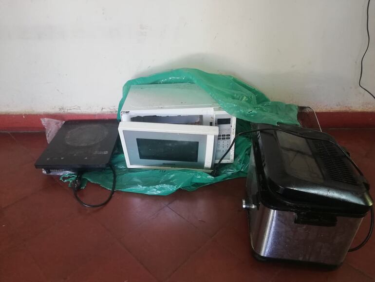 Elementos sustraidos de un stand gastronomico en Ayolas