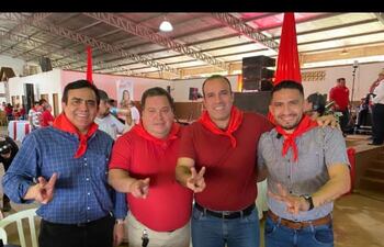 El Ing. Fernando Ríos, director de la DISE; Hugo Da Silva; el presidente del Senave, Rodrigo González; y Pablo Garay asesor se la presidencia, pero sin funciones en el ente.