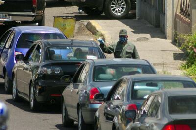 Pese a ser un país petrolero y con altas reservas comprobadas, en Venezuela hay escasez de combustibles. (EFE)