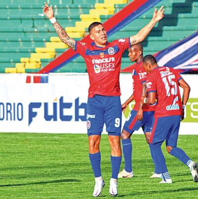 Carlos Ardián, 29 años, goleador paraguayo del Universitario de Sucre.