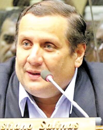 Salustiano Salinas, líder de la bancada “A” del PLRA en la Cámara de Diputados, dijo que Efraín no le quiere recibir.