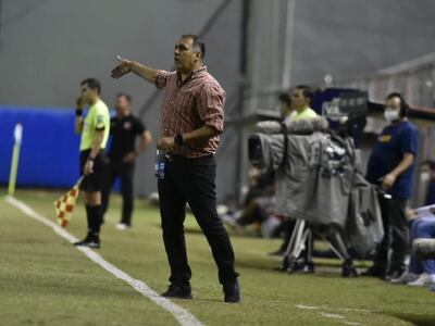 Pedro Sarabia, en el triunfo del 12 de Octubre sobre River Plate, en el Arsenio Erico, por el torneo Clausura 2021.