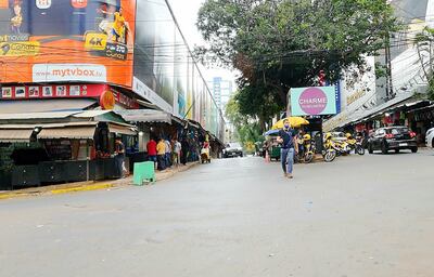 Empresarios de Ciudad del Este buscan los mecanismos para atraer a turistas, una vez que se permite la reapertura de la frontera, con herramientas que fomenten las compras de extranjeros.