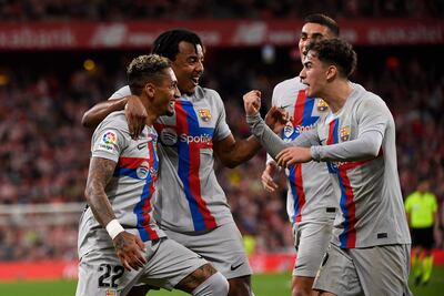 Rapinha, Jules Koundé, Ferran Torres y Gavi celebran el gol anotado por el brasileño y que sirvió para la victoria del Barcelona ante Athletic Bilbao.