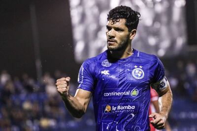 El experimentado delantero "Danzarín" José María Ortigoza Ortiz (36 años) celebra el tanto del triunfo sobre Atlético Colegiales. (Foto: APF)