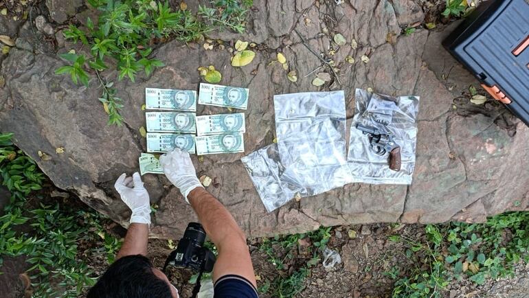 De los G.1200.000 hurtado se recuperó G.900.000, que estaba oculto bajo tierra en el fondo de la casa del joven detenido